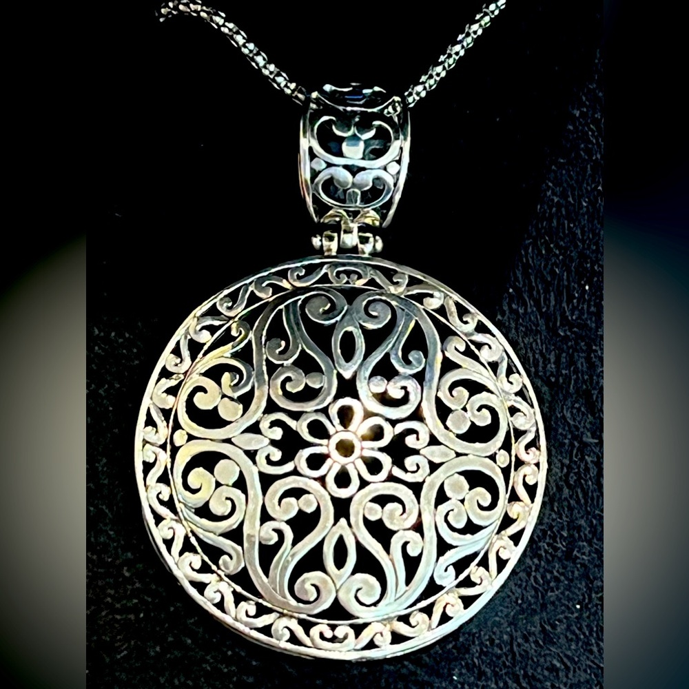 New in Box Ornate Sterling Silver Necklace w/ Round Filagree Pendant